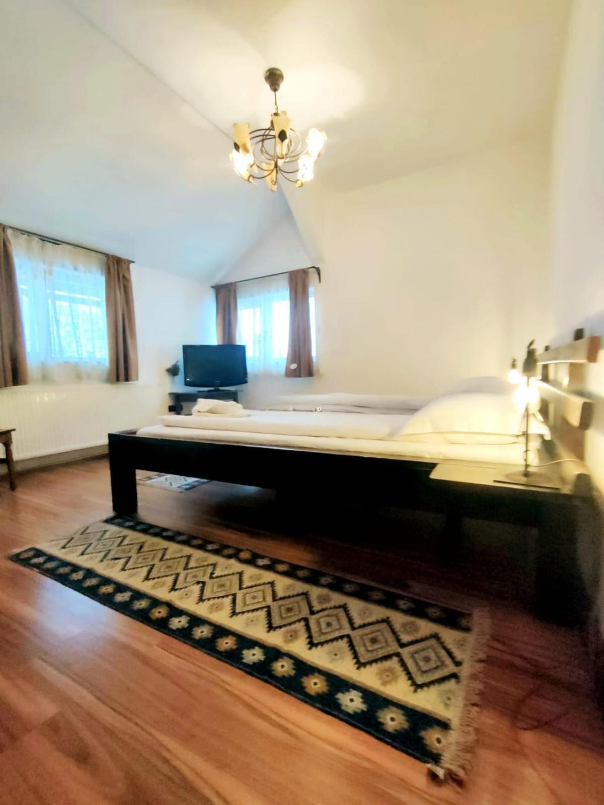 Pensiunea Cerbul - Valea Dobarlaului Extérieur photo